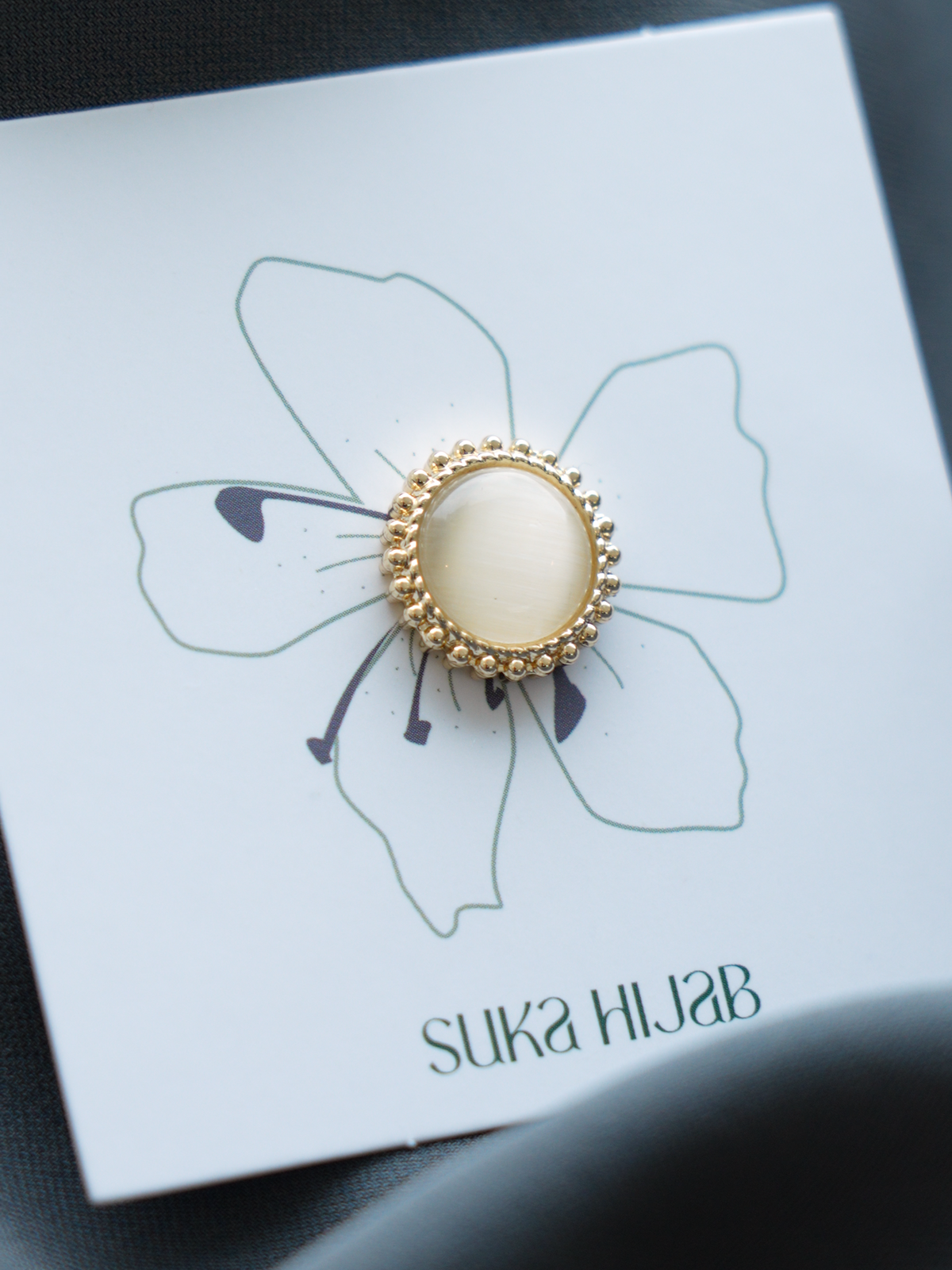 Natural Crystal Cat-Eye Effect Magnetic Hijab Brooch