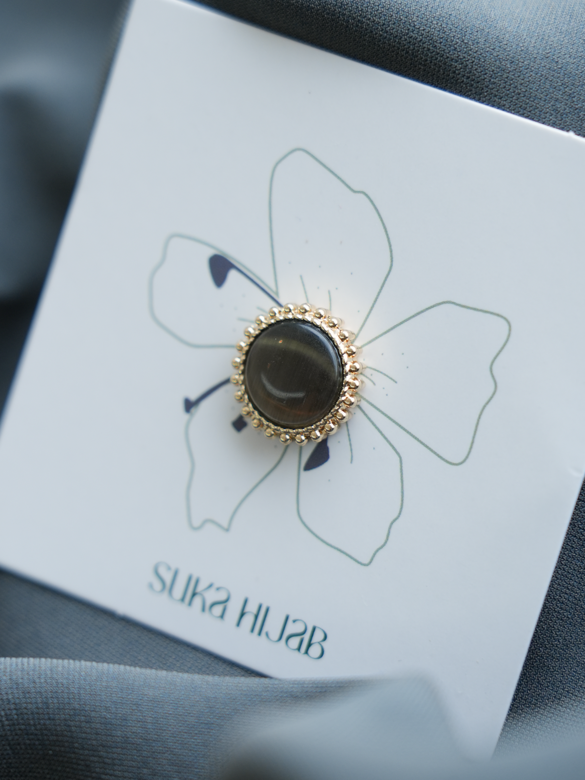 Natural Crystal Cat-Eye Effect Magnetic Hijab Brooch