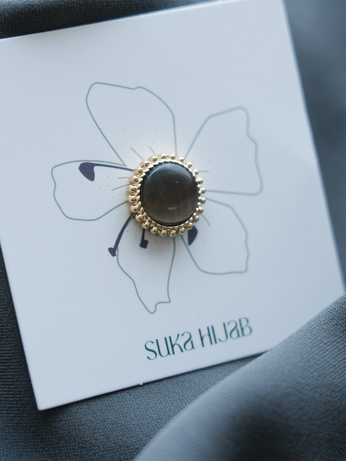Natural Crystal Cat-Eye Effect Magnetic Hijab Brooch