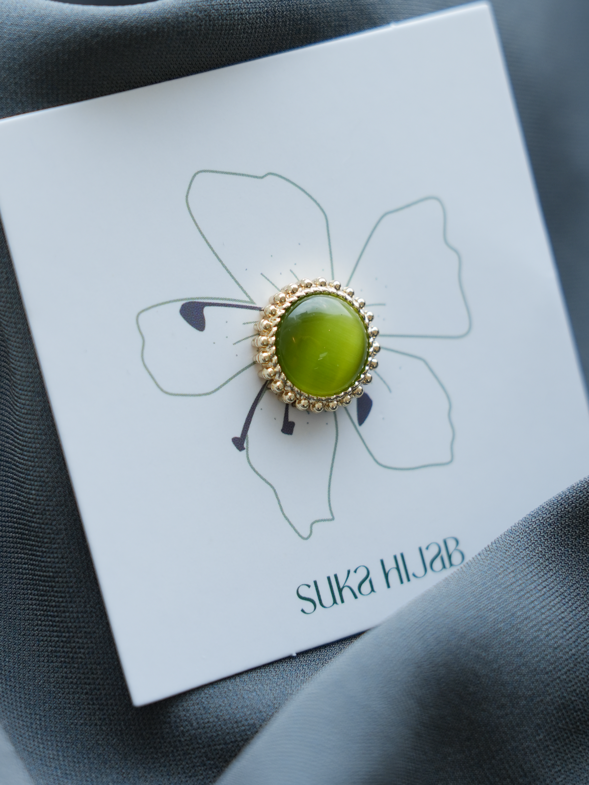 Natural Crystal Cat-Eye Effect Magnetic Hijab Brooch