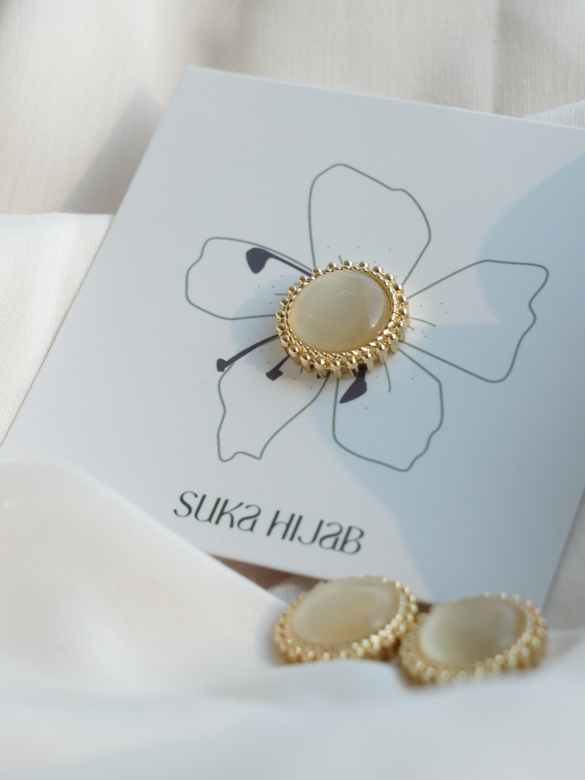 Natural Crystal Cat-Eye Effect Magnetic Hijab Brooch